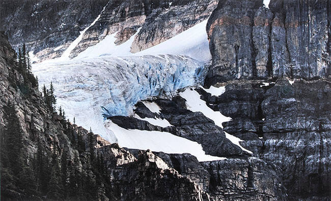 MORAINE LAKE, THE CANADIAN ROCKY MOUNTAINS