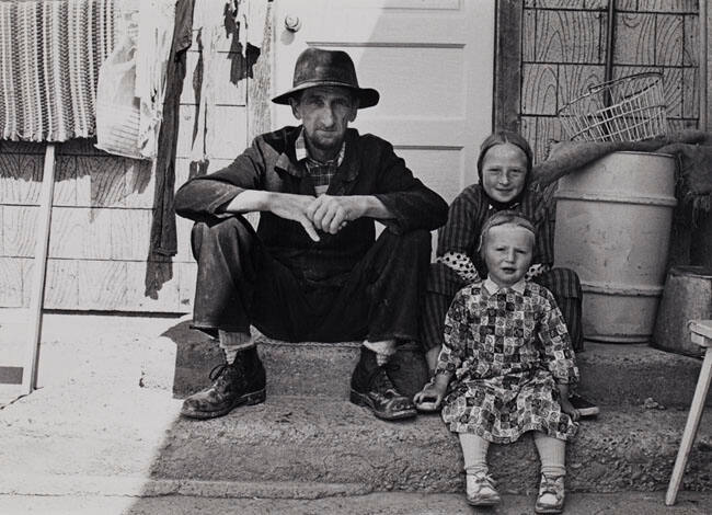 HUTTERITES, OLD MAN AND TWO GIRLS