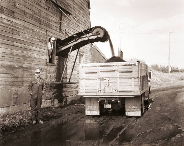 LORNE FILL, FARMER AND JAMES NORDBY, OPERATOR, DODDS COAL MINE, RYLEY 1992