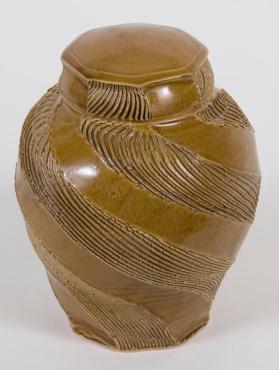 FACETED JAR WITH DEEP RIDGES