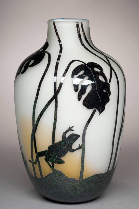 FROG VASE