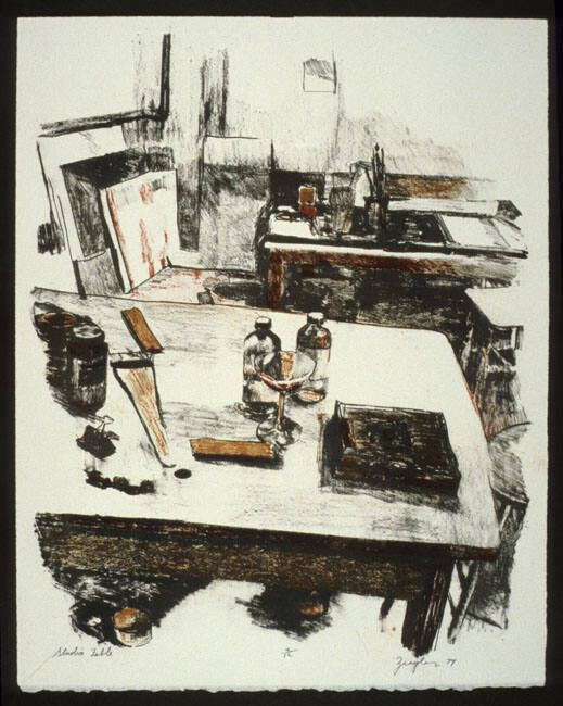 STUDIO TABLE